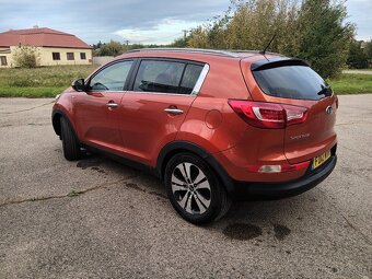 Kia Sportage..3 ..2.0 CRDI .4X4 100KW - 8