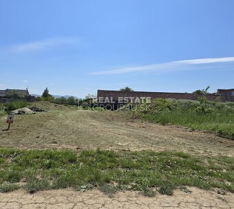 PREDAJ: MODERNÝ RD S POZEMKOM - TRENČÍN - 8