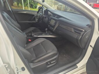 Toyota Avensis Combi 2.0 Valvematic Executive MDS - 8