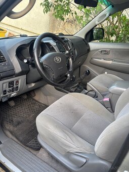 Toyota Hilux - 8