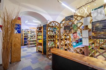 Úžasný obchodík v centre mesta - 8