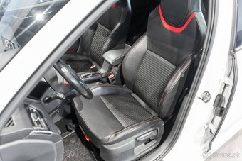Škoda Octavia Combi 2.0 TFSI RS - 8