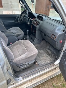 Mitsubishi Pajero - 8