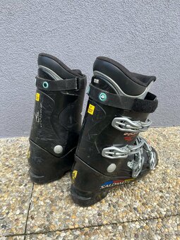 Lyže + lyžiarky + palice - 8