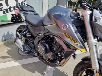 VOGE 525 R - 8