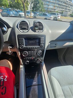 Mercedes-Benz ML 164 - 8