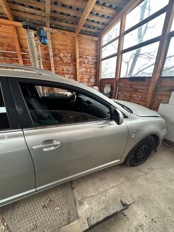 Toyota Avensis 2.2 diesel 2006 - 8