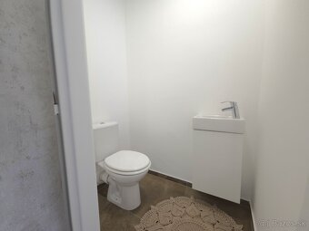 Veľký, kompletne zrekonštruovaný byt Trenčín - 8