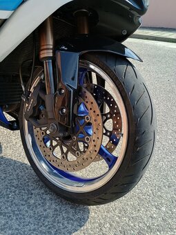 Suzuki GSXR 1000 K7 - 8