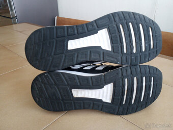 Panske bezecke tenisky ADIDAS. - 8