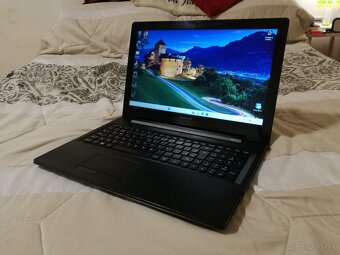 Lenovo Intel. 15,6" LED. 500 GB. Windows 10. Nová RAM 8 GB. - 8