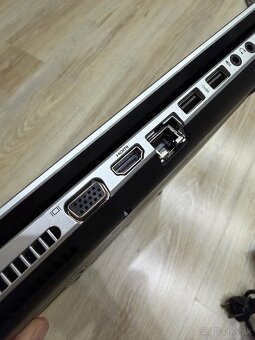 HP Pavilion dv7 - 7000 series - 8