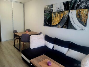 Predám 2-izbový byt v bytovom dome Cross - 8