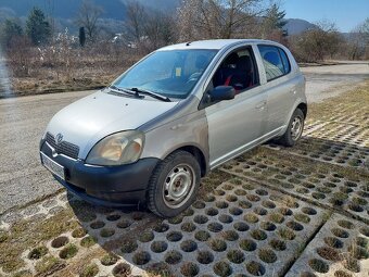 Toyota Yaris 1.0 VVT-i - 8