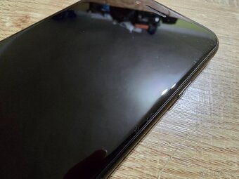 Iphone se 2020 64gb plnefunkcne s nabijacim kablom ma len be - 8