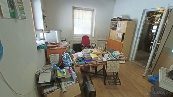 Zaujímavý objekt vhodný na podnikanie v obci Vyhne - 8