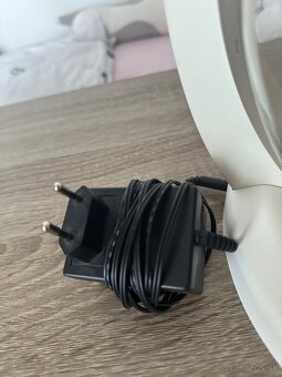 Okrúhle akvárium s lampou - 8