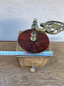 Veľké starožitné mlynčeky na kávu - 8