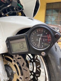 Budíky Honda CBR600F4i - 8