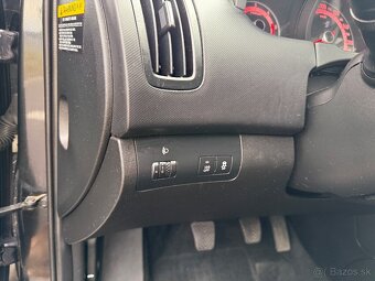 Na predaj krásna KIA Proceed 1.6 CRDi Coupe - 8