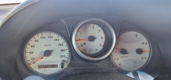 Toyota RAV4 - 8