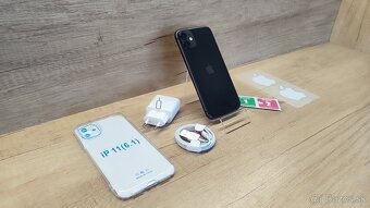 iPhone 11 black - záruka + nová nabíjačka - 8