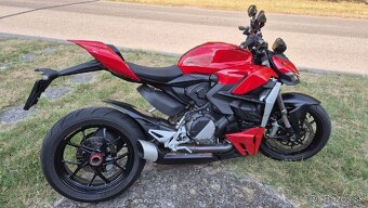 DUCATI STREETFIGHTER V2 - 8
