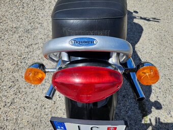 Triumph Thunderbird 900 - 8