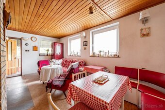 ZNÍŽENÁ CENA Chata na slnečnom 20 árovom pozemku v obci Veľ - 8