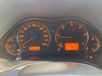 Toyota Avensis T25 2.0 D-4D - 8