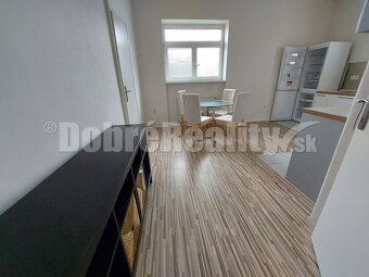 PRENÁJOM: VEĽKOMETRÁŽNY 2 IZBOVÝ BYT S 2 LOGGIAMI, CENTRUM - 8
