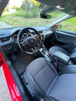 Škoda octavia combi 2.0tdi dsg STYLE - 8