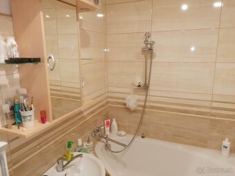 Na prenájom 3-izbový byt s balkónom - 8