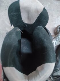 Rôzne veci - Korčule, Kompresory, switch, atď. - 8