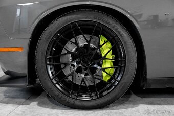 Dodge Challenger 392 Hemi Scat Pack Shaker - 8