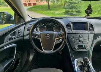 Opel Insignia SPORTS TOURER SW 2.0CDTi 118KW 4X4 M6 - 8