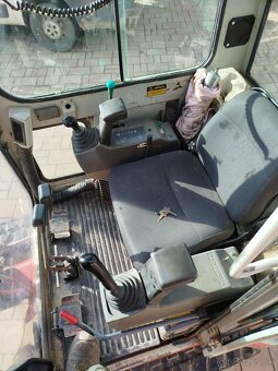 Mini bager Takeuchi TB016 - 8