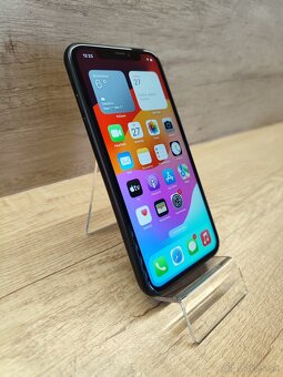 iPhone XR black - super stav + v záruke - 8