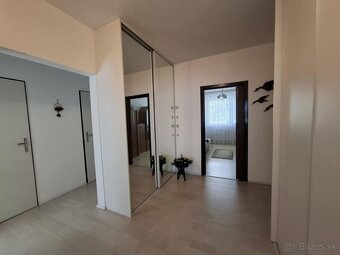 NA PREDAJ - 3 izb. byt s garážou, Prievidza - 8