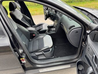 Škoda Octavia Combi RS 2.0 TDi 125 kW - 8