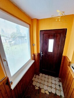 Starší domček s krásnym pozemkom - 8