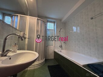 FOR RENT: Beautiful 3-room apartment in the center of Martin - 8