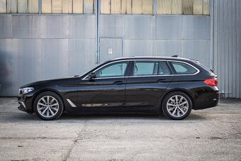 BMW 520d Touring Luxury Line, Pano, El. ťažné, Po servise - 8