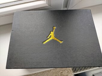 Jordan 1 mid - 8