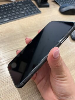 iPhone 11 64GB - 8