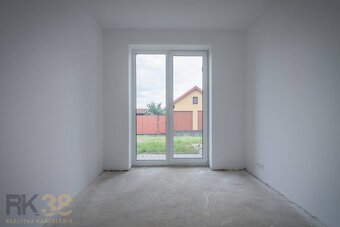 Veľkometrážny 4-izbový byt s priestrannou terasou a pozemkom - 8
