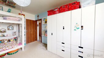 NOVÁ CENAPonúkame na predaj priestranný 3-izbový byt s log - 8