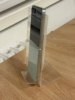 Dobrý deň Ponúkam na predaj Samsung Z Flip 5 512GB Mint - 8
