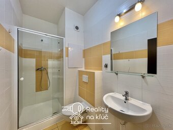 Na predaj dva zariadené 2-izbové apartmánové byty s balkónom - 8