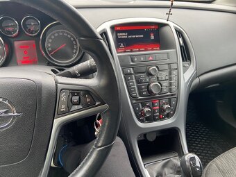 Opel astra J sports tourer - 8